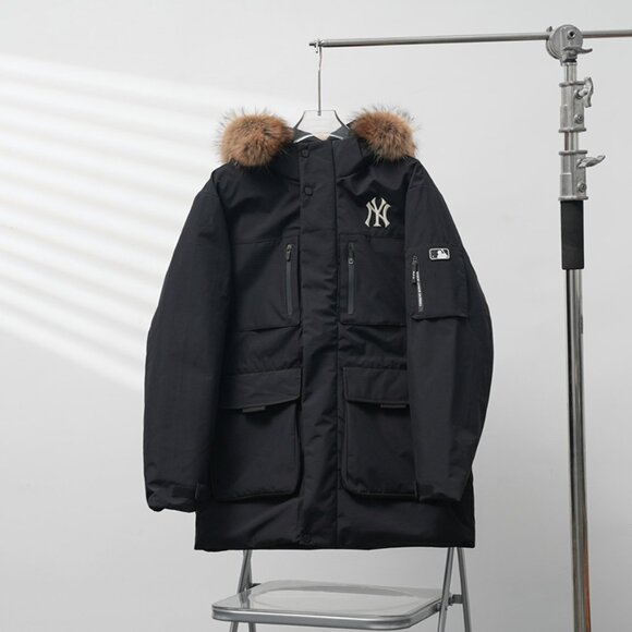 MLB Other - MLB Yankees Black Fur Collar Hooded Down Jacket
